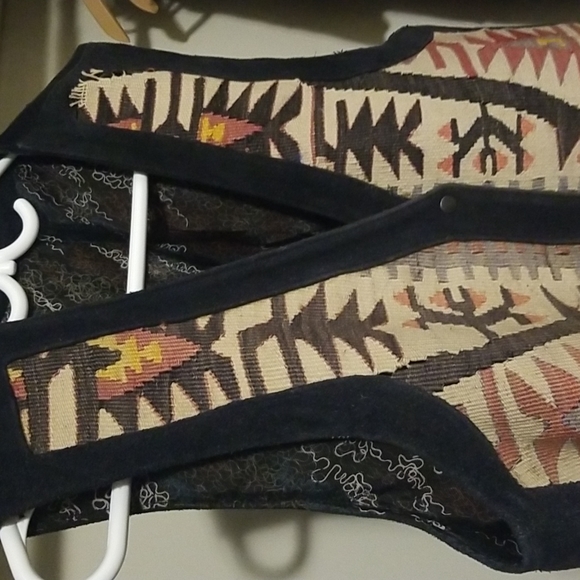 Vintage Oversized Suede Vest with Tapestry Pattern - Picture 3 of 5